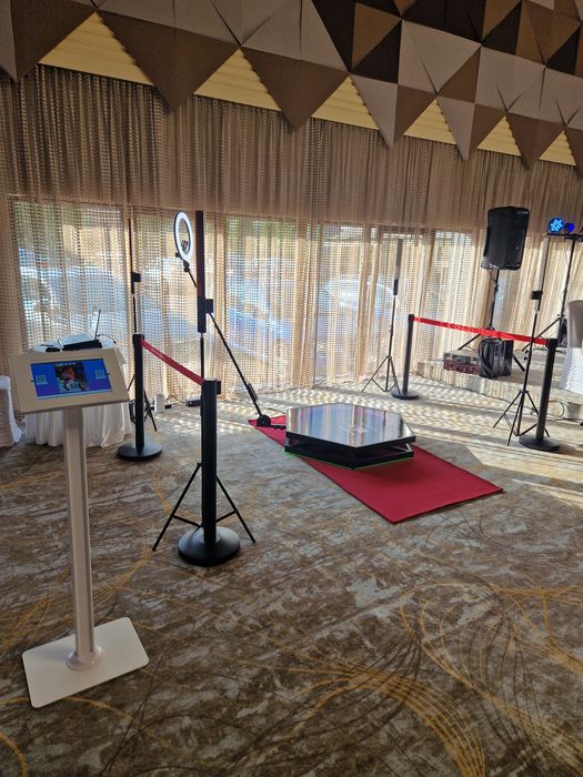 De Inchiriat-Photo Booth-Cabine Foto ADA 360 Video Booth