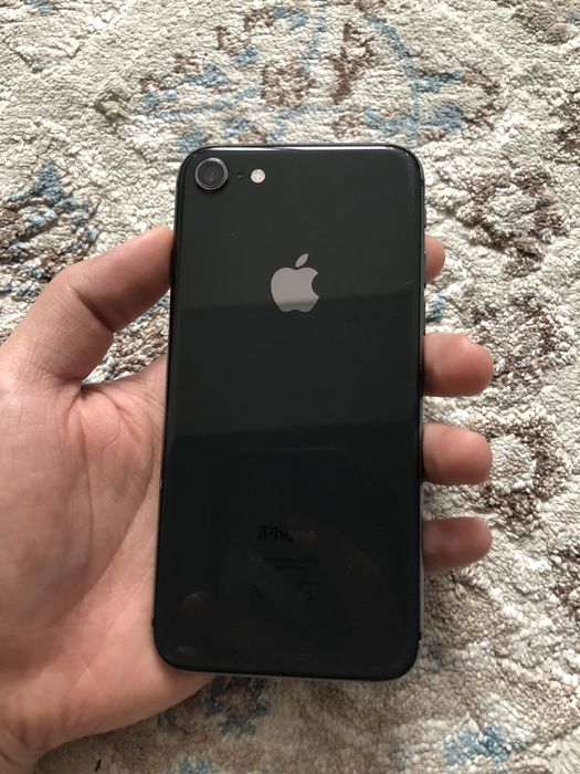 iPhone 8 64Gb в хорошем