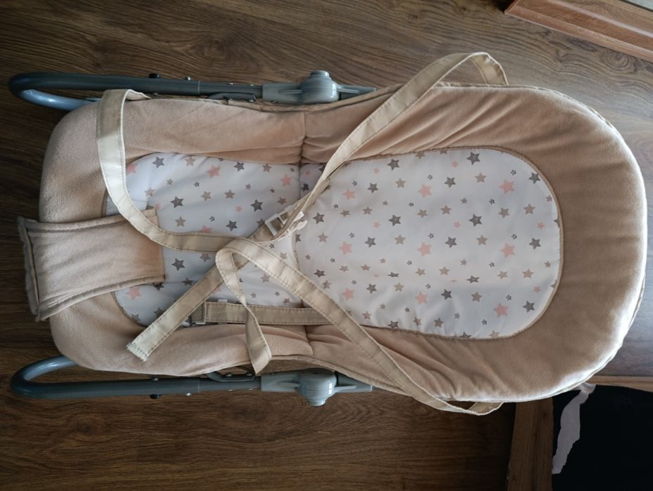 Детски шезлонг в добро състояние,с нормални следи от употреба!!