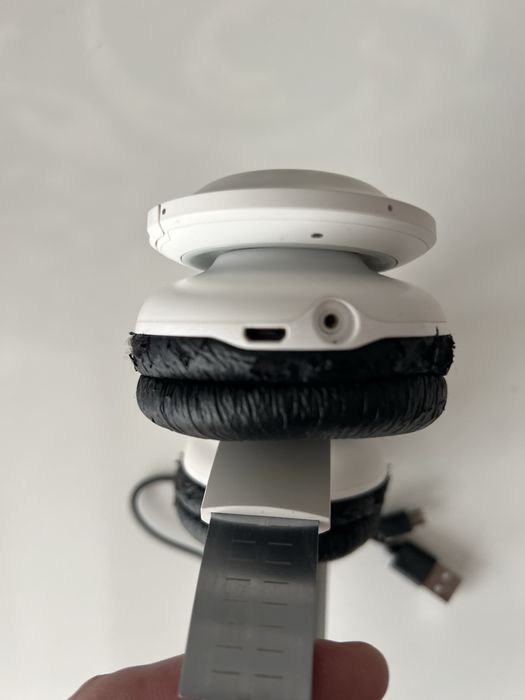 JBL Everest 300BT wireless Bluetooth 4.1