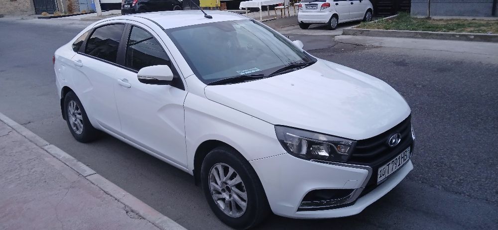 Продаю свою машину LADA VESTA  2016 г,