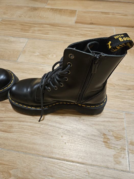 Dr. Martens Jadon