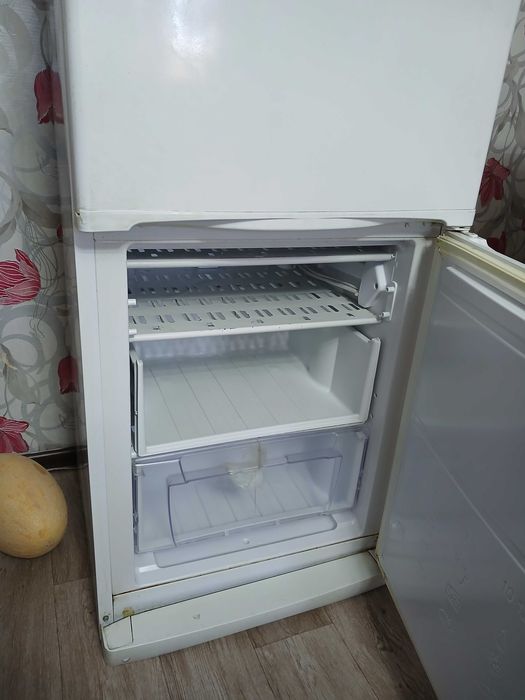 Продаю холодильник