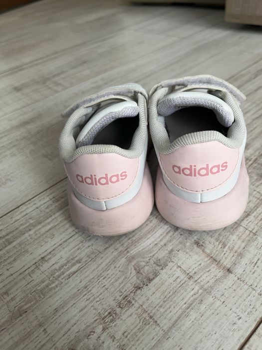 Маратонки Adidas