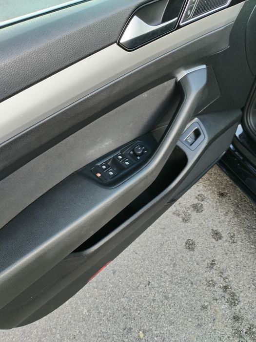 . Продавам Фолксваген Пасат Б8 2,0 д комби автоматик