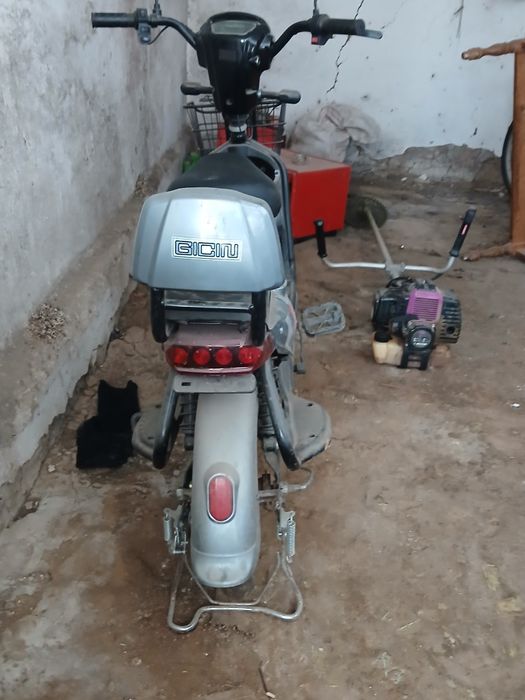 Скутерр мото 90.000