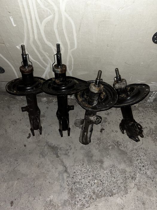 Стойки камри 50 KYB