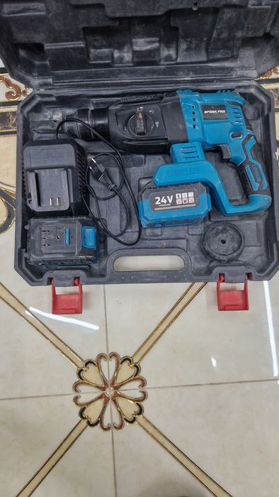 Продам перфератор на батарейках