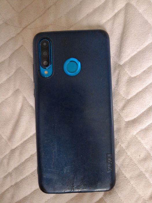 Продам не рабочий телефон Huawei p30 lite