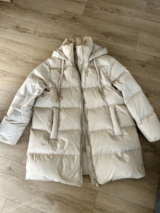 Пуховик Zara с капюшоном зимний
