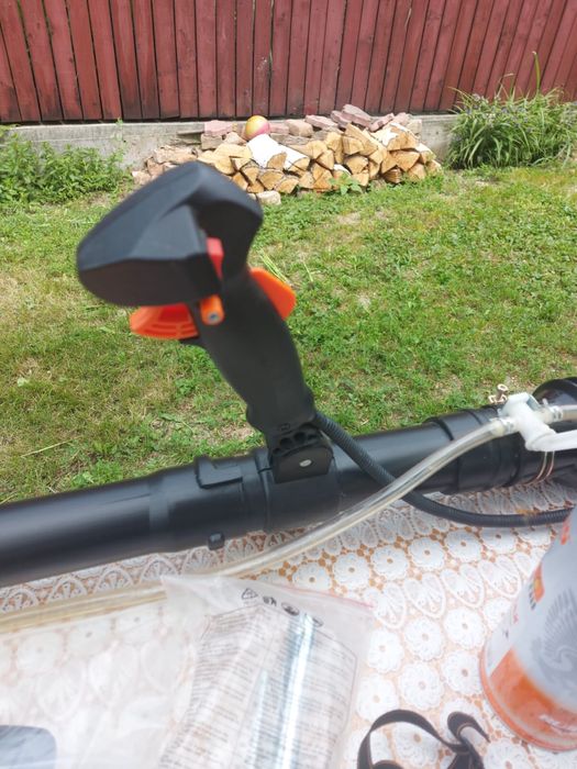 Atomizator pentru stropit pomii din livadă