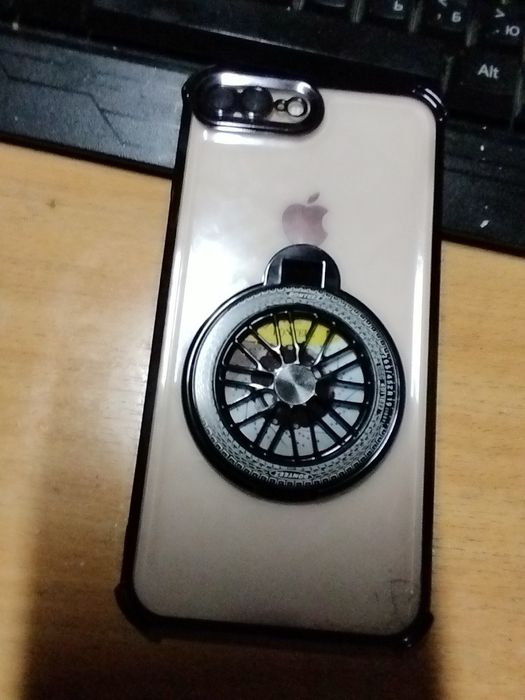 Продам Iphone 8+ 77/64