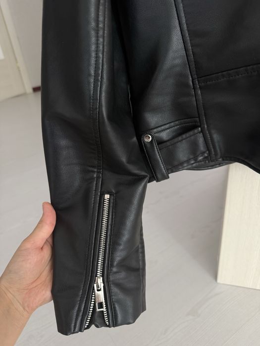 Продам куртку Zara, размер S,