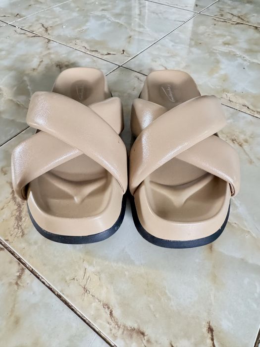 Продам шлепки 38 р