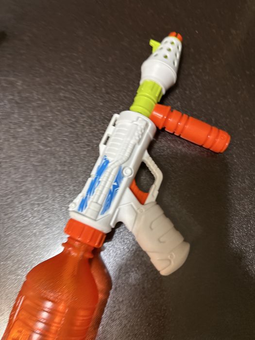 Продам водяной пистолет wave thrower