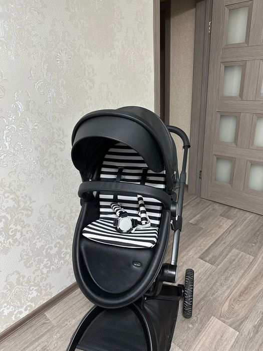 Продам коляску hot mom