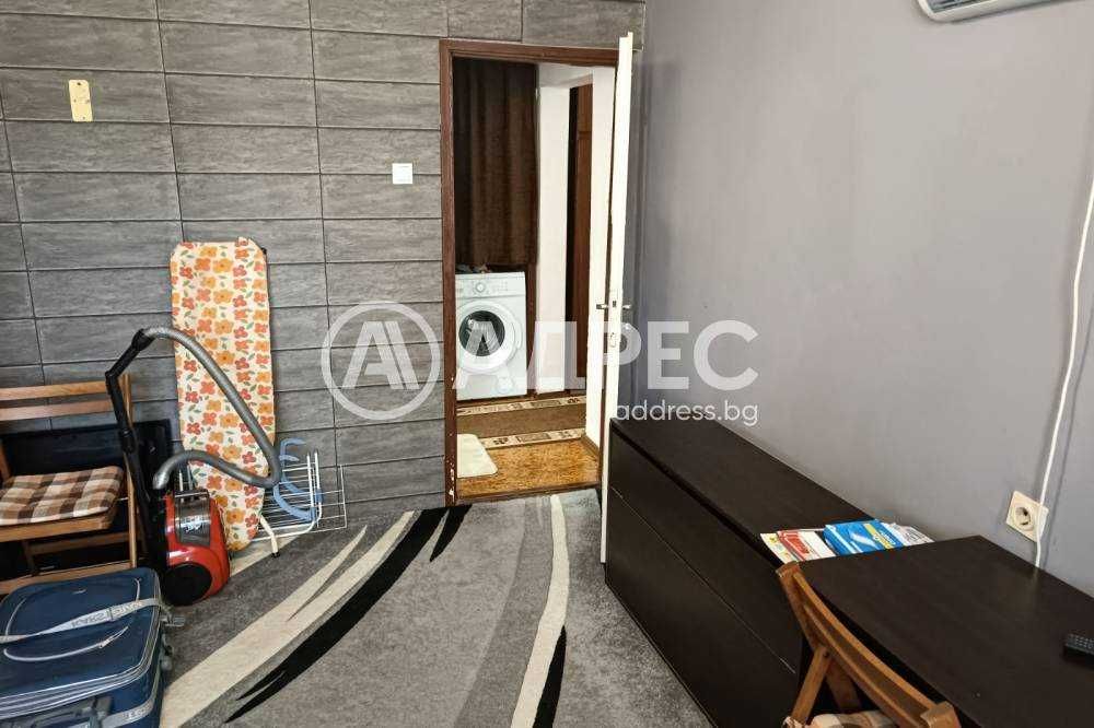 Дава се под наем Двустаен апартамент в Разград, Център - 63 кв.м за 38250 € - Снимка #2