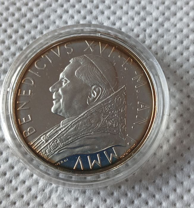 Сребърна монета.