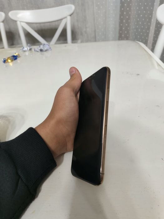 Срочно продам Iphone айфон xs ,10