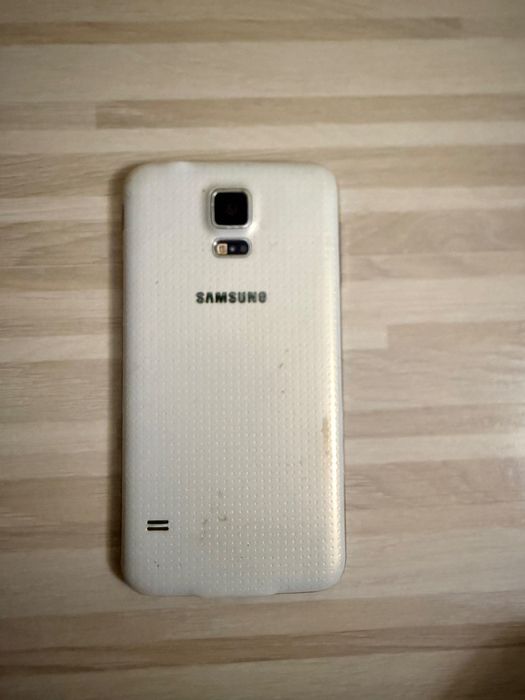 Samsung Galaxy S5 бял