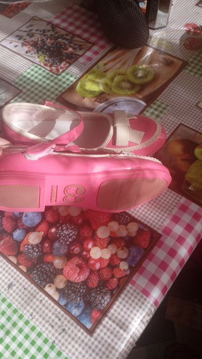 pantofi  noi nepurtate