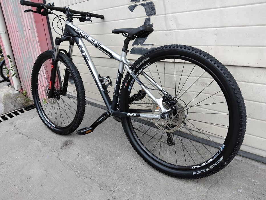 Vând bicicleta din aluminiu
