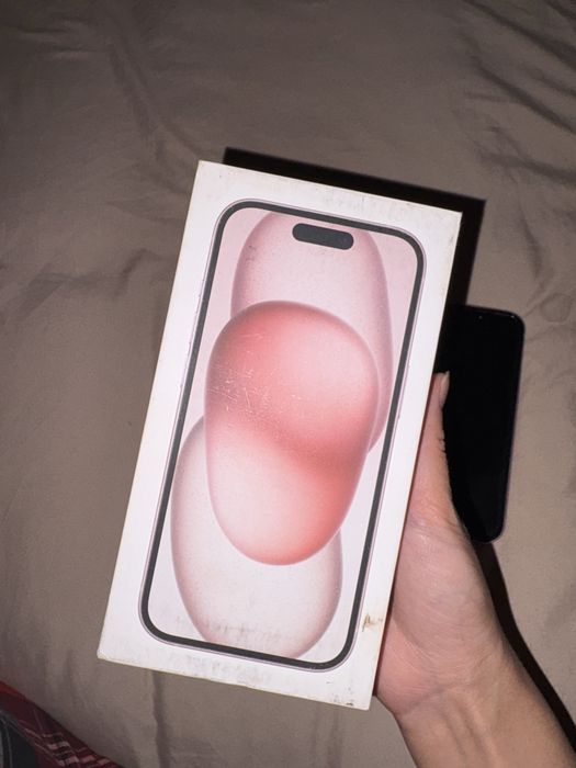 Iphone 15 128 в розовом цвете
