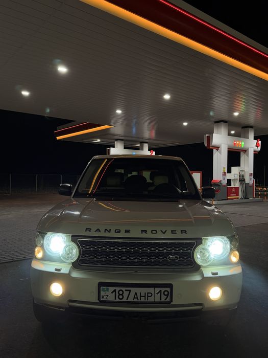 Range rover vogue . В отличном состояний .