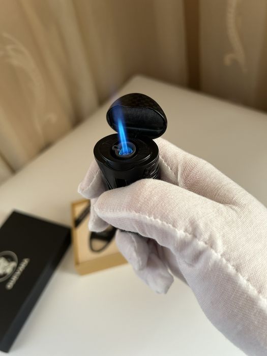 Подаръчен комплект за пури – карбон запалка и резачка, кутия