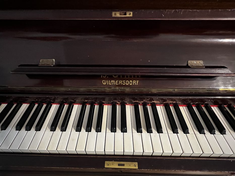 Pianină germană P. Schmitt (Wilmersdorf) – 3 pedale – stare foarte bună