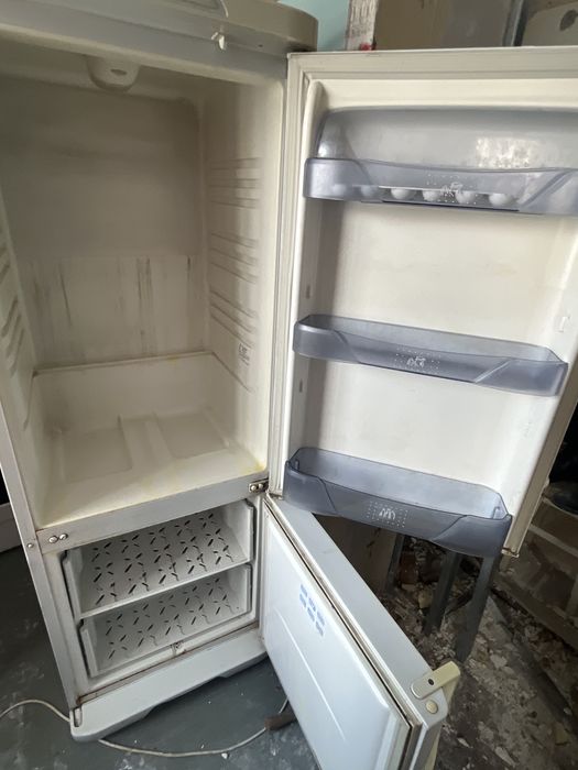 Холодильник бирюса