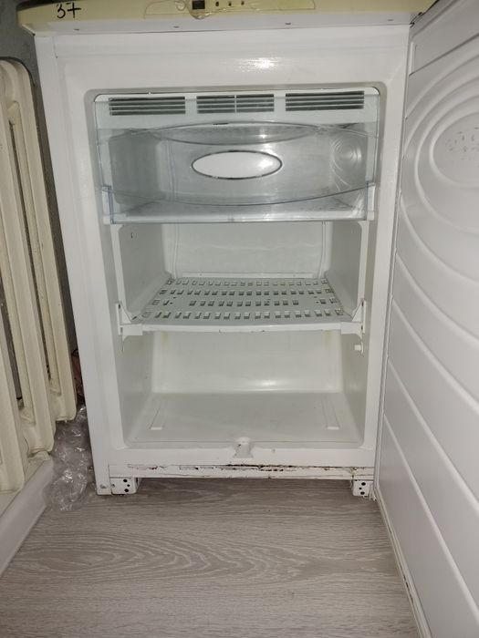 Продам морозильную камеру