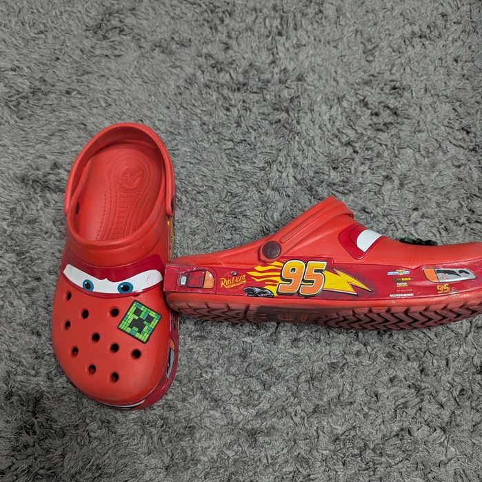 продам crocs mcqueen classic clog lightning
