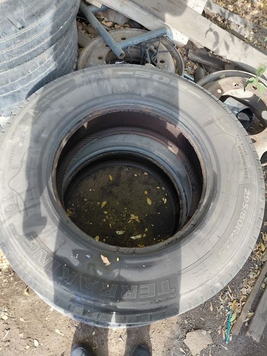 Продам резину 22.5 с дисками , 2 диска , 2 резины