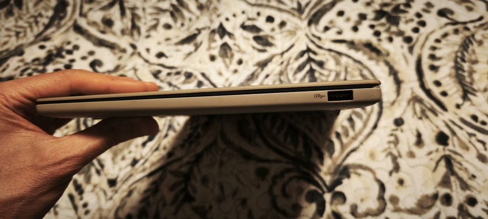 ASUS Zenbook A14 OLED / 16GB / 512GB / гаранция 2026 / 1 кг