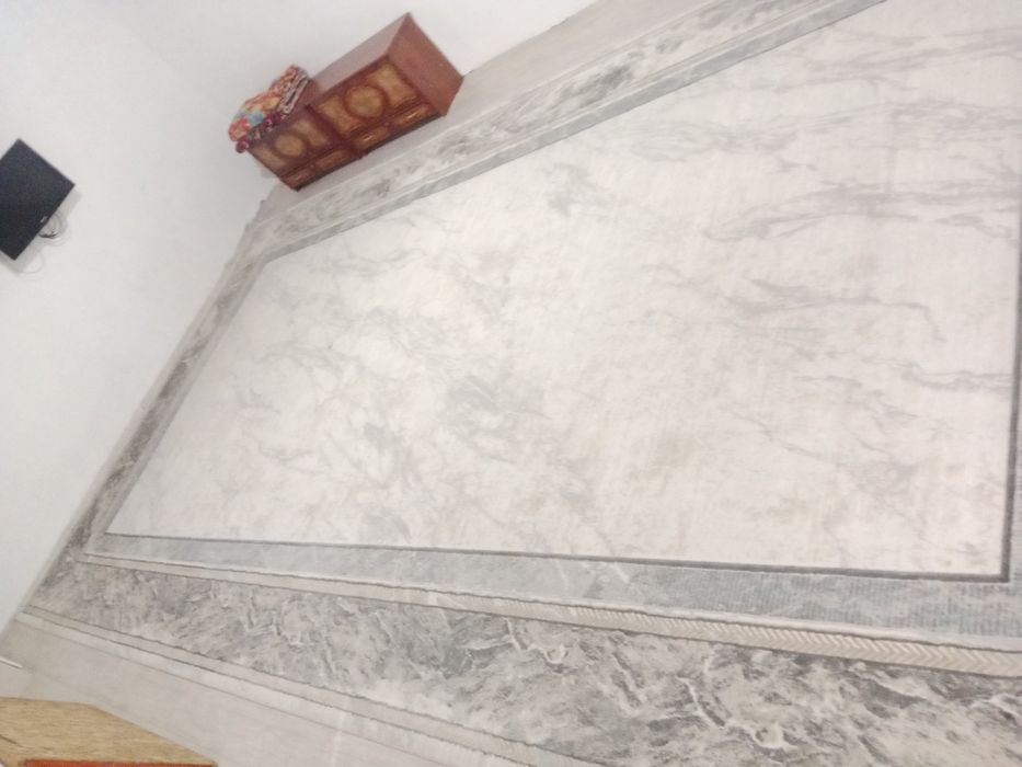 Продается Ковер 5,7 метр,потчти новый