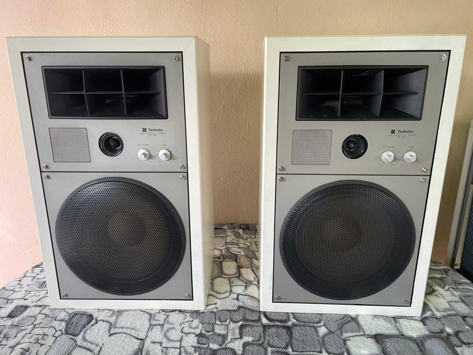 Vand boxe Technics SB660