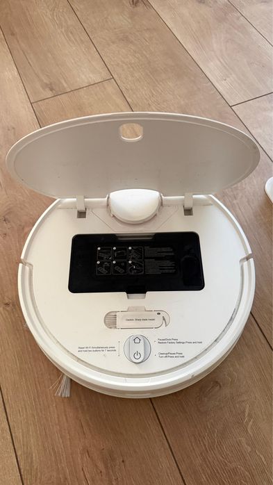 Продам робот пылесос xiaomi