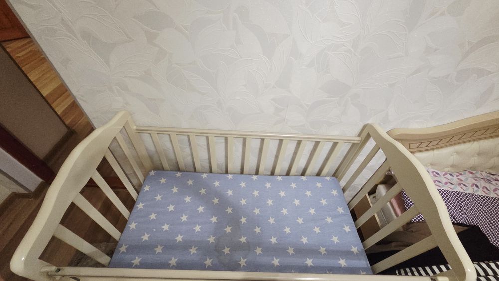 Детская кроватка/манеж