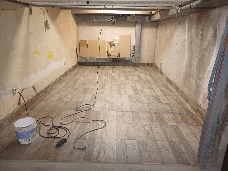 Отдават подземен гараж под наем