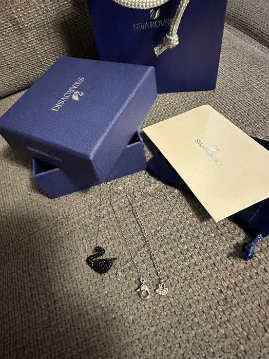 Черен лебед Сваровски Колие Swarovski НОВО
