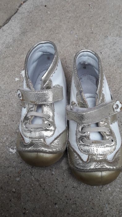 Обувки сандалки  24 и 22 номер за момиче
