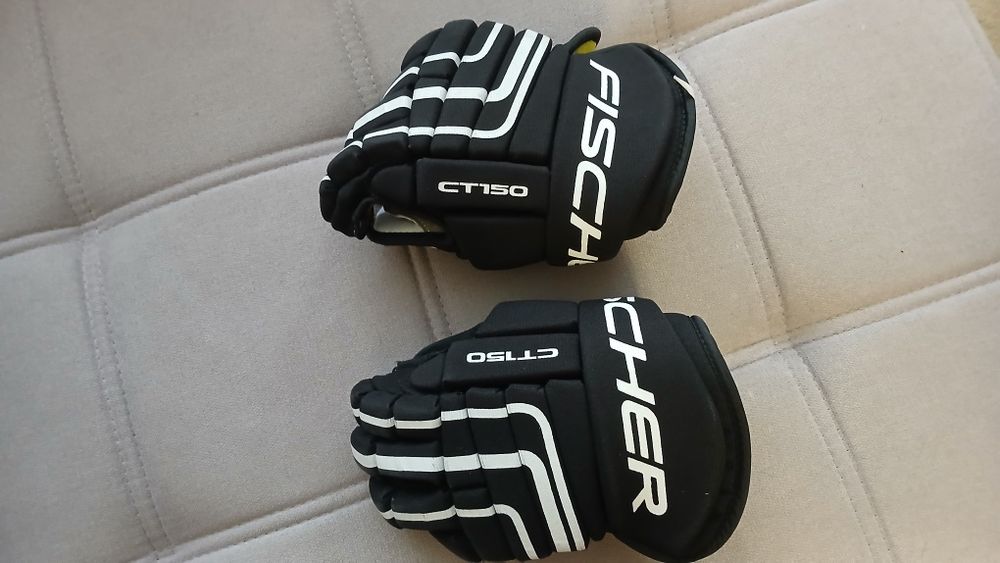 Форма для занятия хоккеем