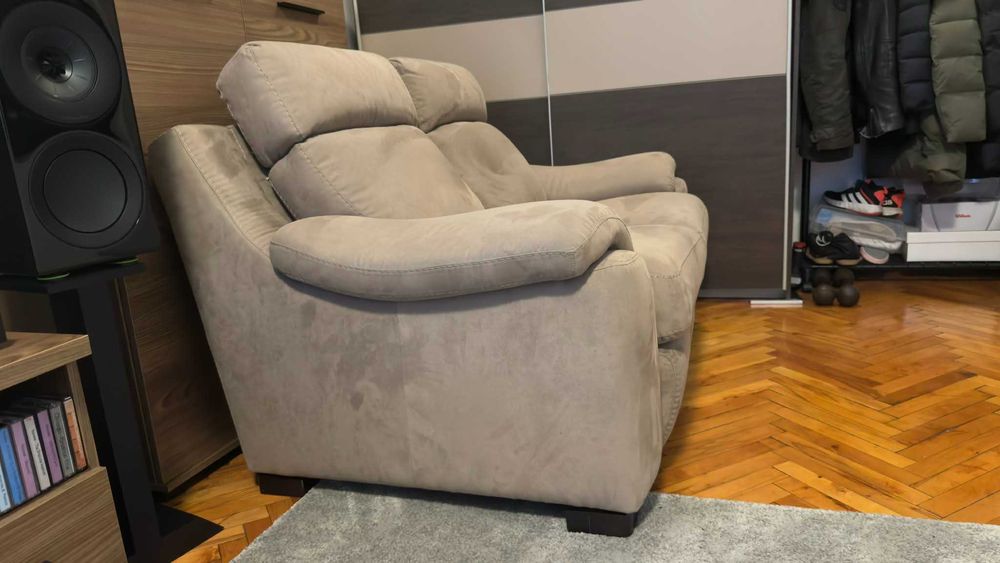 Продавам двуместен диван/канапе PLATAN