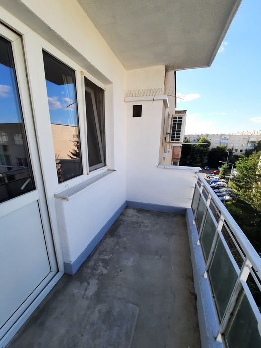 Vând apartament trei camere Vlaicu