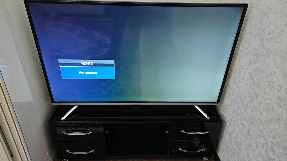 Телевизор Artel LED 39/9000 (+подставка под телевизор)