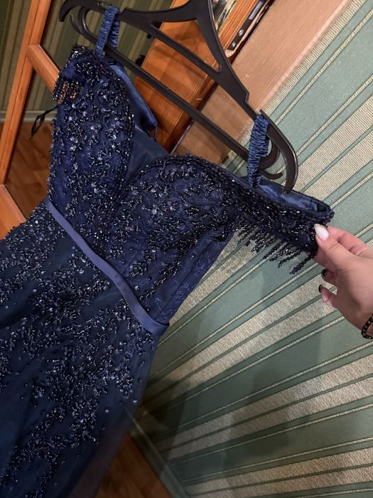 Продам платье, верх идет корсет