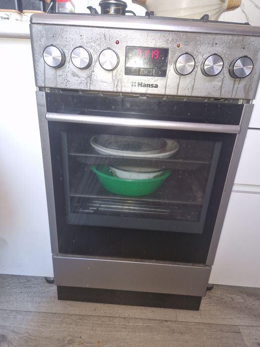 Продам газ плиту