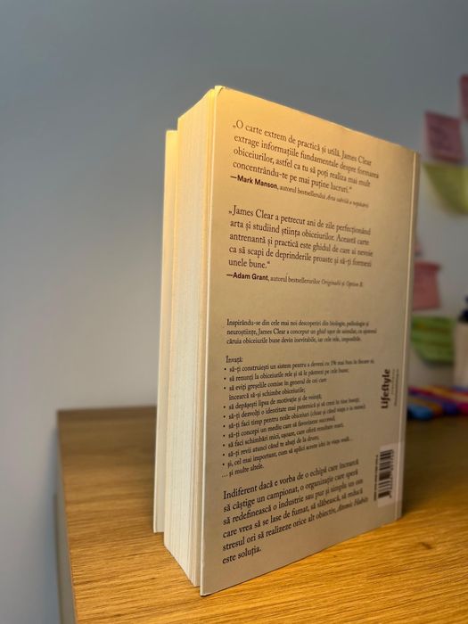 Carte Atomic Habits-James Clear (Paperback), dezvoltare personala