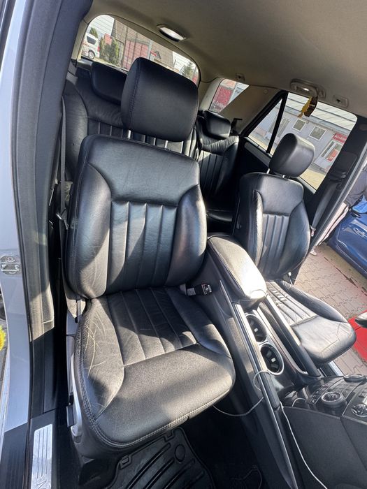Vand/schimb Mercedes ML 320 CDI V6 3.0 224 CP 4x4 Automată.